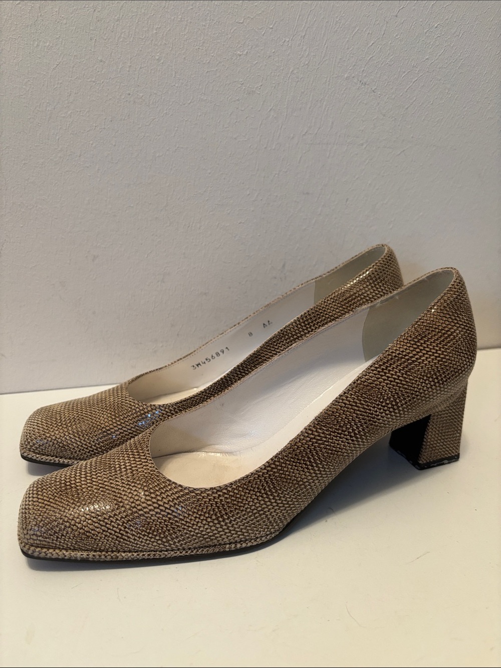 Stuart Weitzman Classic Square-Toe lizard pattern Block Heel Pumps in Taupe 8AA